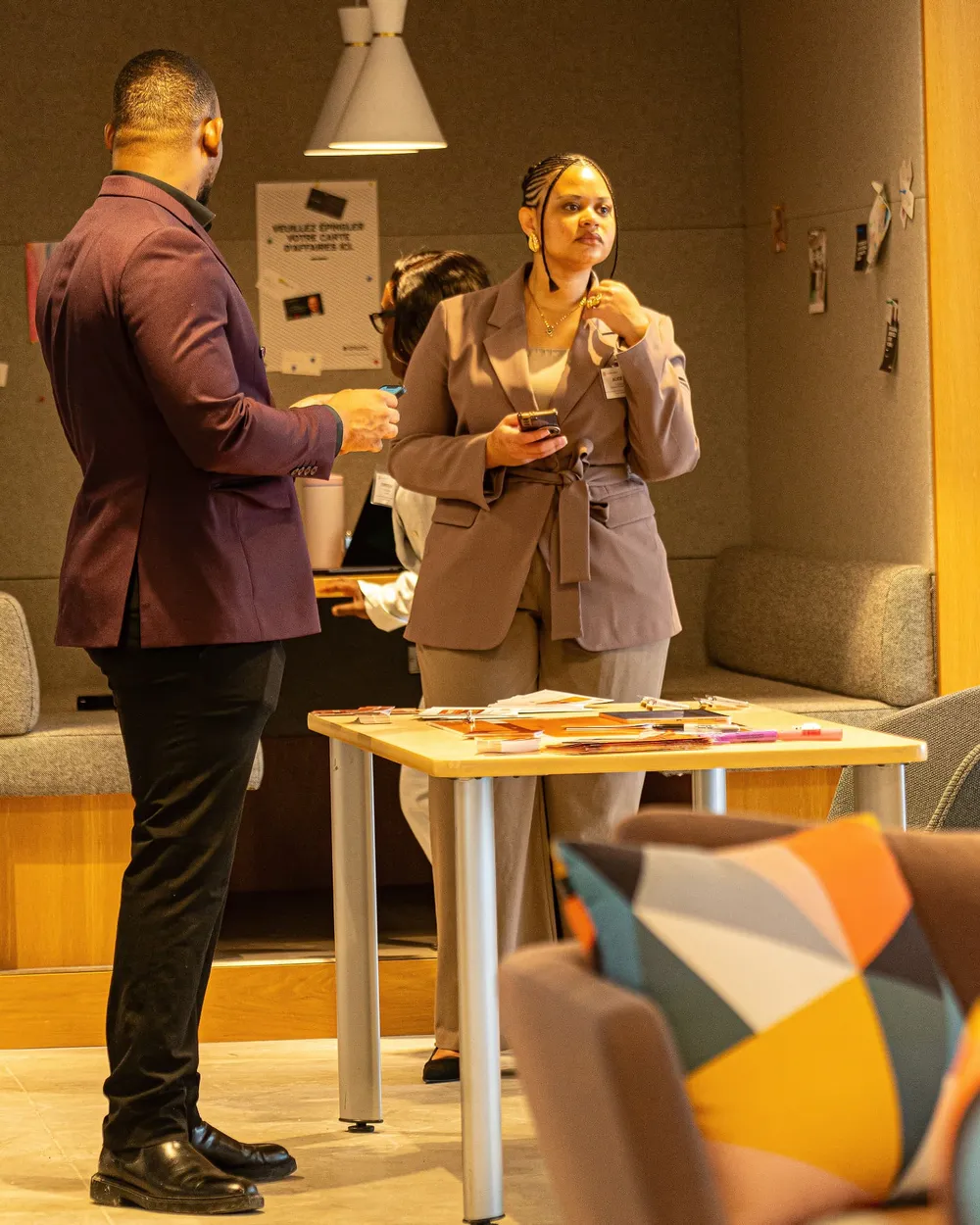Membres de KC Consultings échangeant lors d'une activité professionnelle.